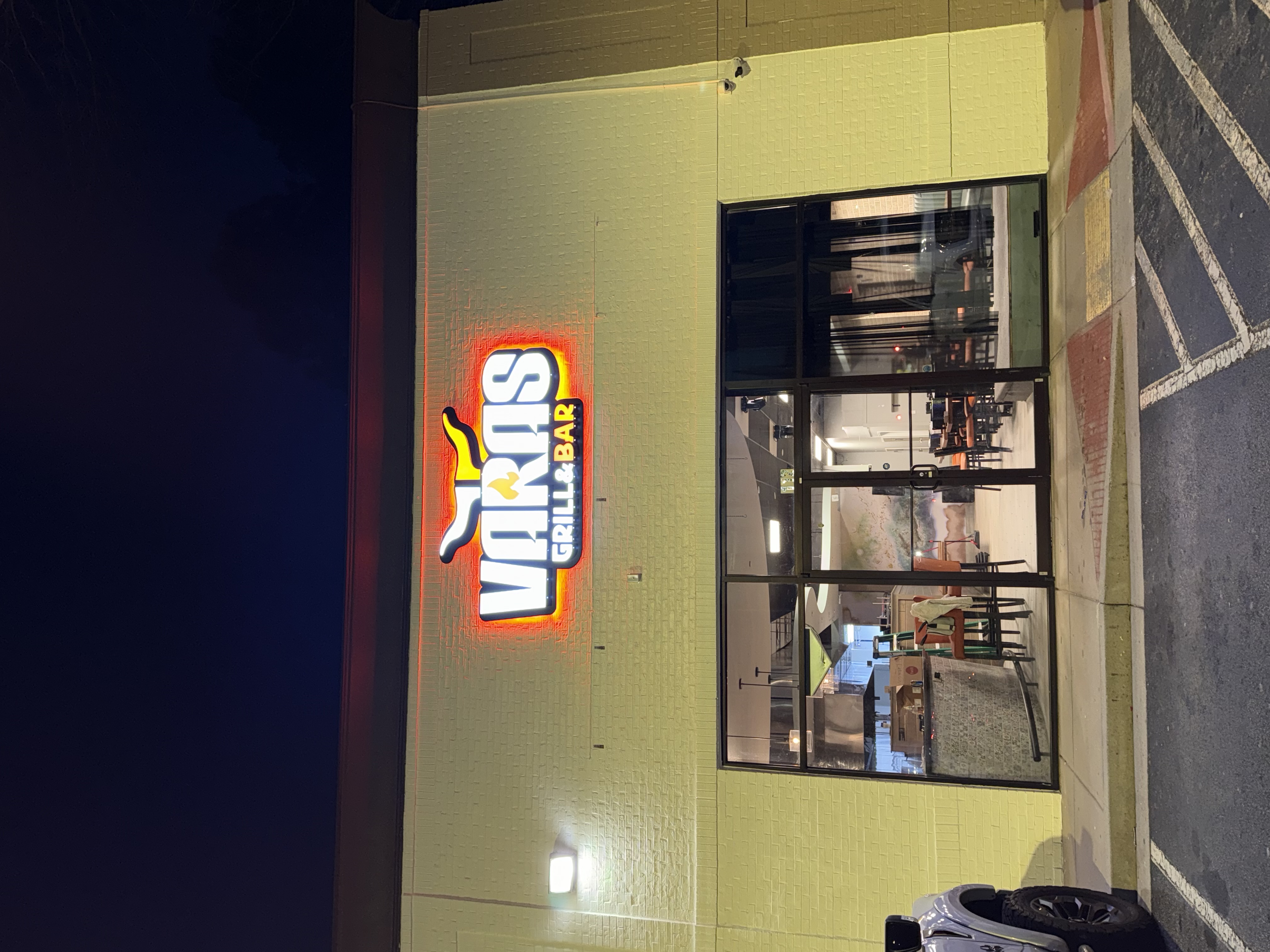 Varas Grill & Bar